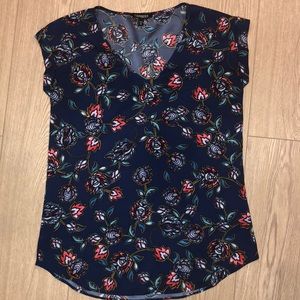 Express blouse with rolled short sleeves